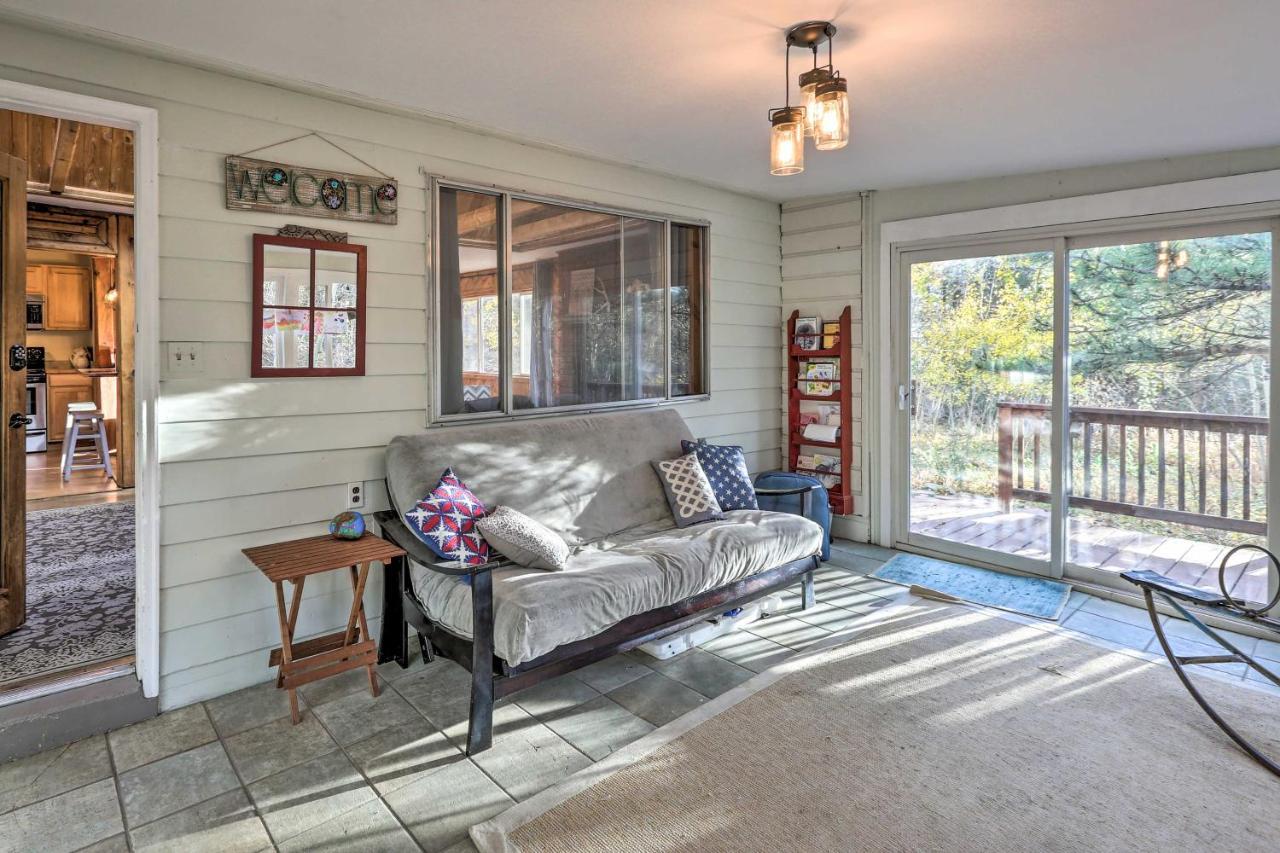 Stunning Golden Home With Deck About 35 Mi To Denver! エクステリア 写真